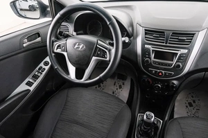 Седан Hyundai Solaris 2015 года, 749000 рублей, Красноярск