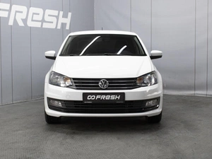 Седан Volkswagen Polo 2018 года, 1140000 рублей, Омск