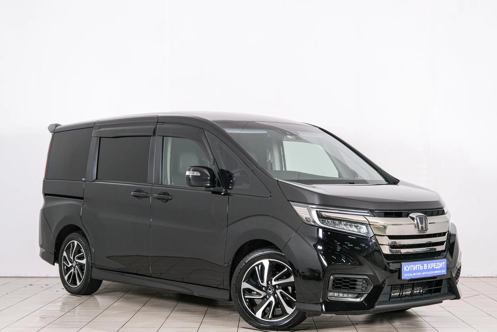 Минивэн Honda Stepwgn Spada 2019 года, 2299000 рублей, Красноярск