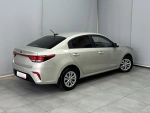 Седан Kia Rio 2019 года, 1295000 рублей, Красноярск