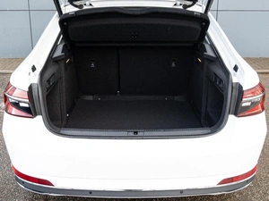 Лифтбек Skoda Superb 2025 года, 3260000 рублей, Краснодар