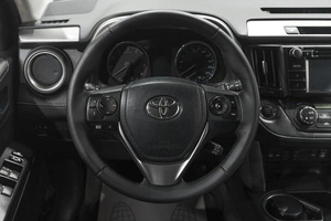 Внедорожник Toyota RAV4 2015 года, 2379000 рублей, Новокузнецк