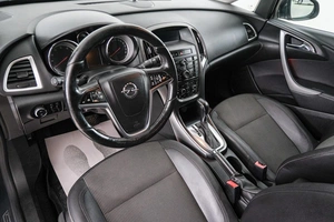 Седан Opel Astra 2013 года, 899000 рублей, Красноярск