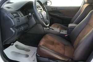 Седан Toyota Camry 2014 года, 1999000 рублей, Омск