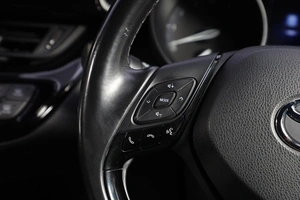 Внедорожник Toyota C-HR 2018 года, 2139000 рублей, Новосибирск