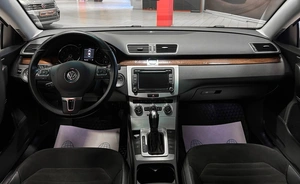 Седан Volkswagen Passat 2013 года, 1150000 рублей, Красноярск