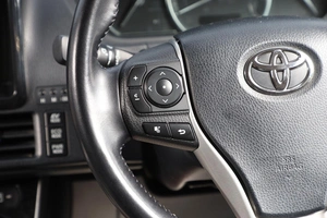 Минивэн Toyota Esquire 2015 года, 2199000 рублей, Новосибирск