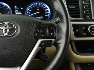 Внедорожник Toyota Highlander 2017 года, 3489050 рублей, Москва