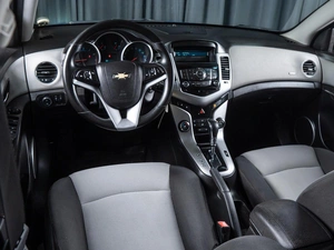 Седан Chevrolet Cruze 2011 года, 699000 рублей, Волгоград