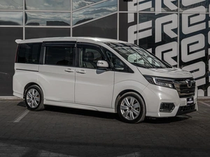 Минивэн Honda Stepwgn Spada 2018 года, 1950000 рублей, Краснодар