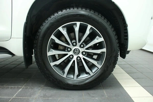 Внедорожник Toyota Land Cruiser Prado 2018 года, 4950000 рублей, Красноярск