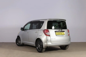 Хетчбэк Toyota Ractis 2010 года, 989000 рублей, Новосибирск