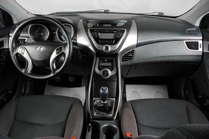 Седан Hyundai Elantra 2012 года, 919000 рублей, Тюмень