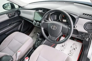 Седан Toyota Corolla Axio 2013 года, 1039000 рублей, Красноярск