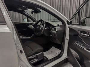 Внедорожник Toyota C-HR 2019 года, 1699000 рублей, Красноярск
