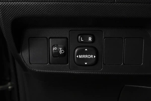 Хетчбэк Toyota Auris 2008 года, 590000 рублей, Омск