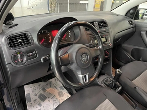 Седан Volkswagen Polo 2012 года, 617000 рублей, Солонцы