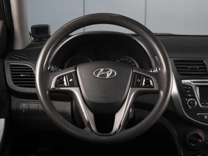 Седан Hyundai Solaris 2015 года, 770000 рублей, Омск