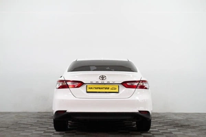 Седан Toyota Camry 2019 года, 1539000 рублей, Сургут