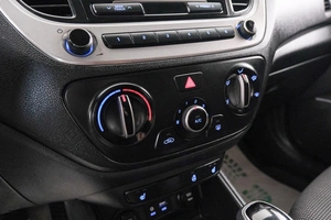 Седан Hyundai Solaris 2017 года, 1049000 рублей, Красноярск