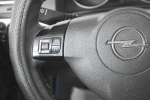 Седан Opel Astra 2008 года, 749000 рублей, Кемерово