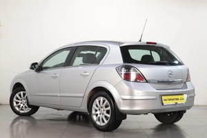 Хетчбэк Opel Astra 2014 года, 709000 рублей, Челябинск