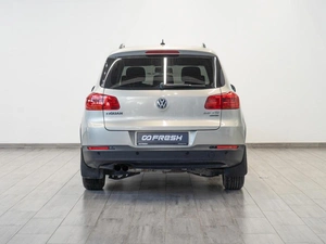 Внедорожник Volkswagen Tiguan 2011 года, 1299000 рублей, Саратов
