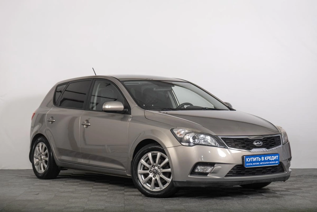 Хетчбэк Kia Ceed 2010 года, 869000 рублей, Томск