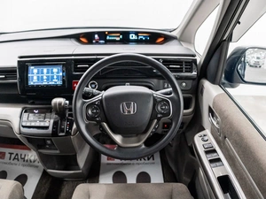 Минивэн Honda Stepwgn 2019 года, 1850000 рублей, Красноярск