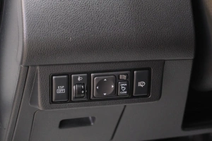 Хетчбэк Nissan Tiida 2013 года, 969000 рублей, Омск