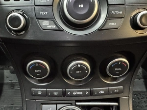 Седан Mazda 3 2012 года, 947000 рублей, Красноярск