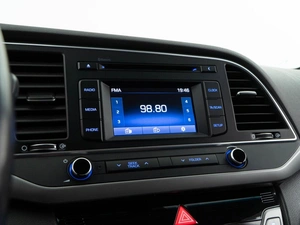 Седан Hyundai Elantra 2017 года, 1587077 рублей, Москва