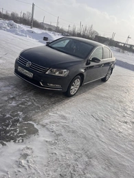 Седан Volkswagen Passat 2011 года, 1000000 рублей, Тинская