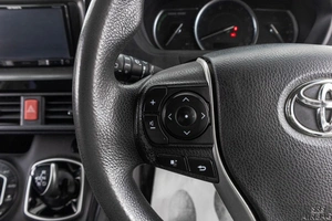 Минивэн Toyota Noah 2015 года, 1889000 рублей, Барнаул