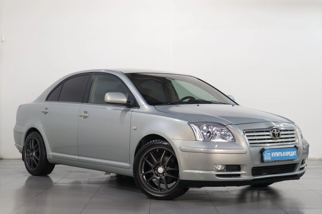Седан Toyota Avensis 2003 года, 769000 рублей, Челябинск