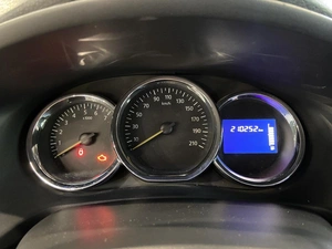 Хэтчбек Renault Sandero 2015 года, 620000 рублей, Орёл