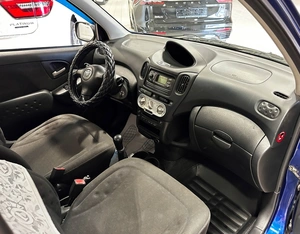 Хетчбэк Toyota Yaris Verso 2003 года, 497000 рублей, Красноярск