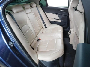 Седан Jaguar XE 2016 года, 1949000 рублей, Воронеж