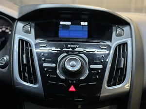 Седан Ford Focus 2012 года, 927000 рублей, Красноярск