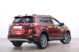 Внедорожник Toyota RAV4 2018 года, 2619000 рублей, Омск