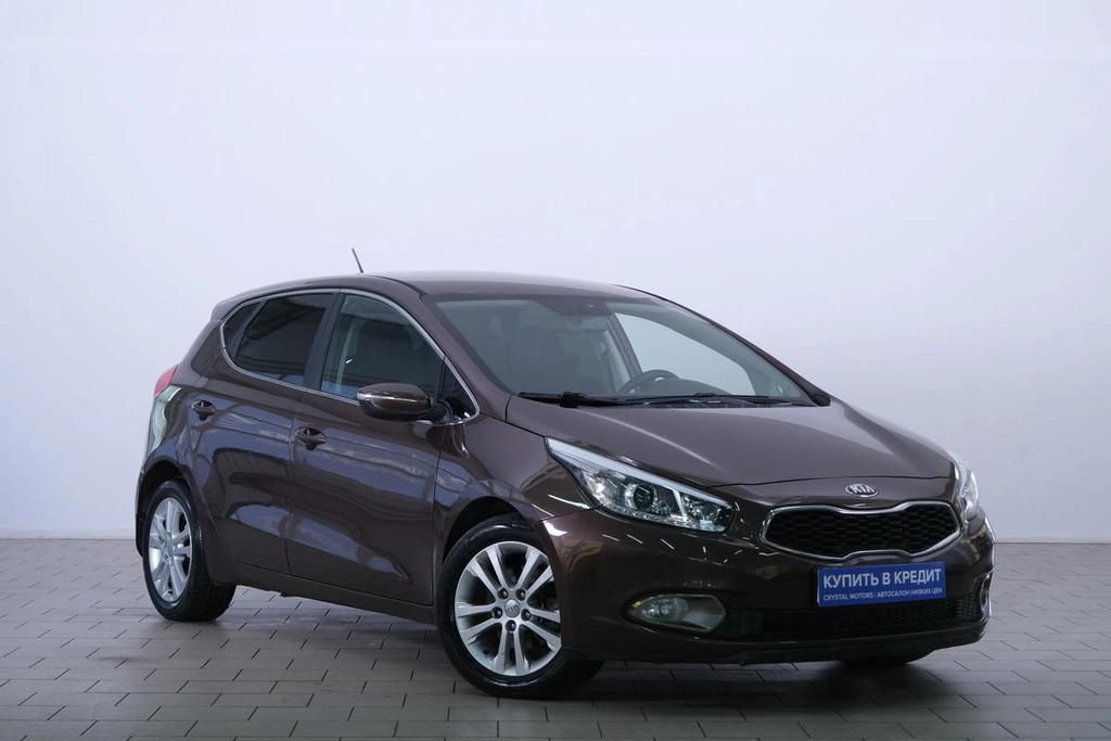 Хетчбэк Kia Ceed 2012 года, 949000 рублей, Омск