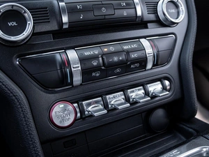 Купе Ford Mustang 2018 года, 2899000 рублей, Краснодар