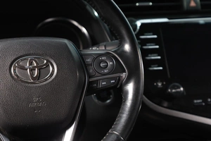 Седан Toyota Camry 2019 года, 2599000 рублей, Новосибирск