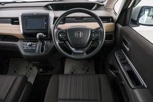 Минивэн Honda Freed 2016 года, 1699000 рублей, Красноярск