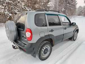 Внедорожник Chevrolet Niva 2010 года, 515000 рублей, Зеленогорск