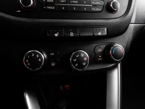 Хетчбэк Kia Ceed 2016 года, 989000 рублей, Тюмень