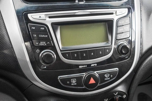 Седан Hyundai Solaris 2011 года, 729000 рублей, Барнаул