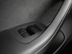 Седан Tesla Model 3 2021 года, 3299900 рублей, Казань
