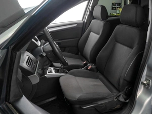 Универсал Opel Astra 2010 года, 589000 рублей, Тюмень