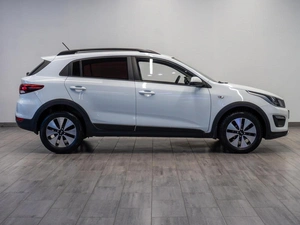 Хетчбэк Kia Rio X-Line 2019 года, 1499000 рублей, Саратов